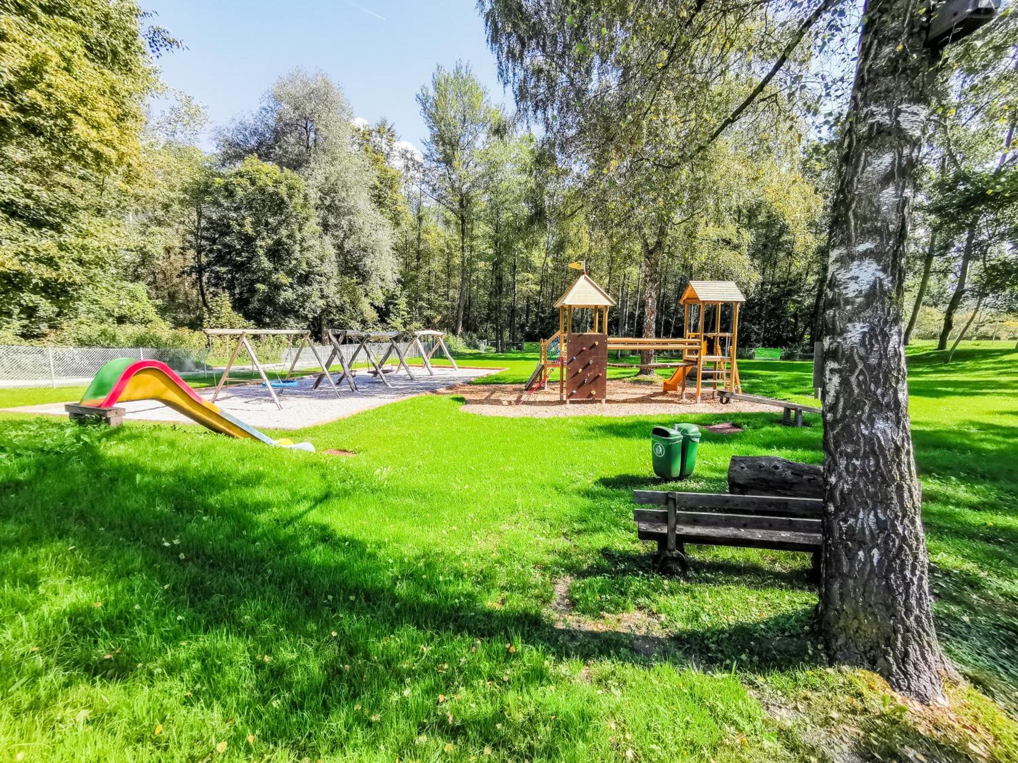 ホテル Niceprice 24H Oberhofen im Inntal エクステリア 写真